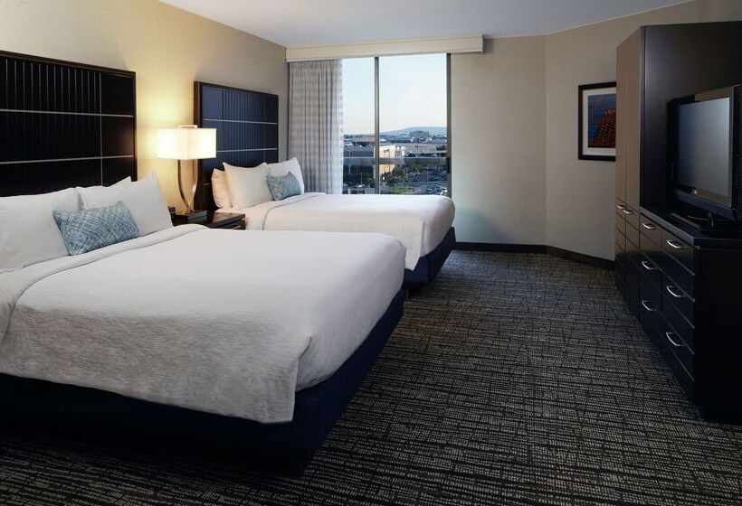 هتل Embassy Suites By Hilton Los Angeles International Airport North