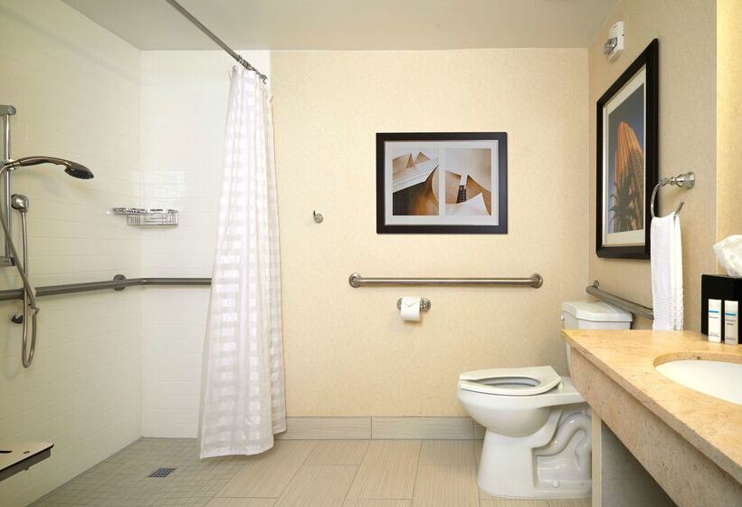 Отель Embassy Suites By Hilton Los Angeles International Airport North