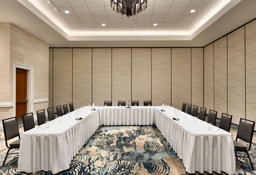 فندق Embassy Suites By Hilton Monterey Bay Seaside