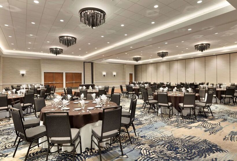 فندق Embassy Suites By Hilton Monterey Bay Seaside