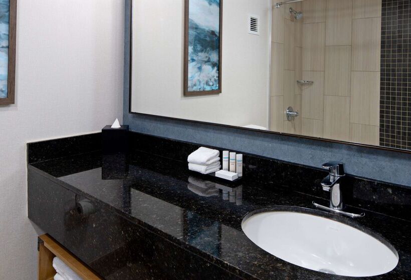 فندق Embassy Suites By Hilton Monterey Bay Seaside