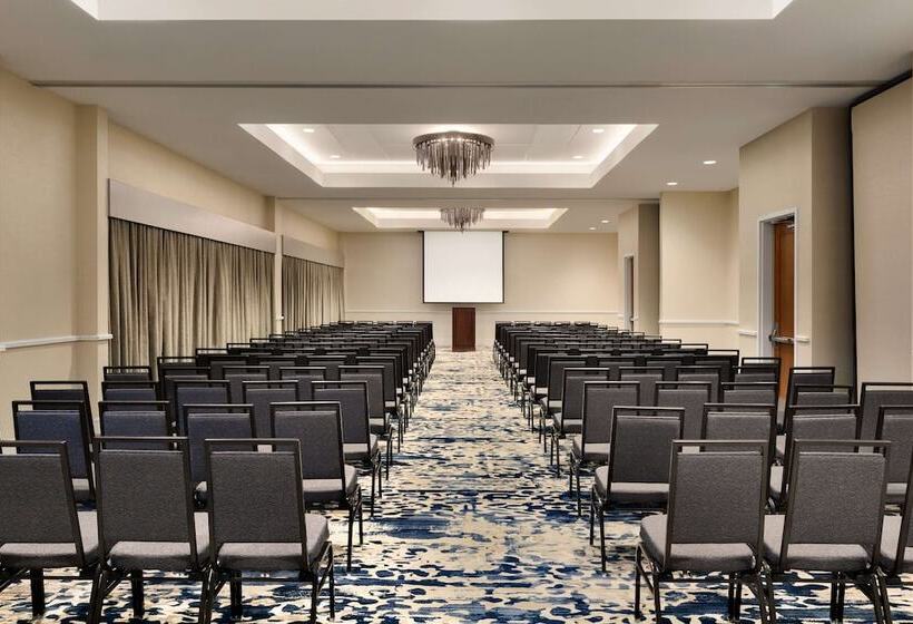 فندق Embassy Suites By Hilton Monterey Bay Seaside