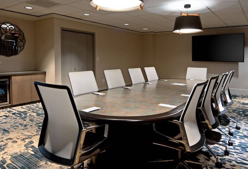 فندق Embassy Suites By Hilton Monterey Bay Seaside