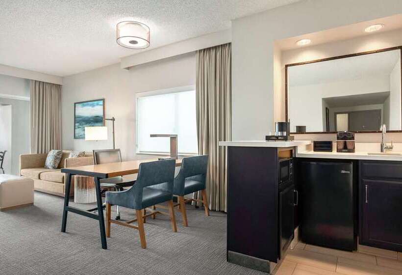 فندق Embassy Suites By Hilton Monterey Bay Seaside