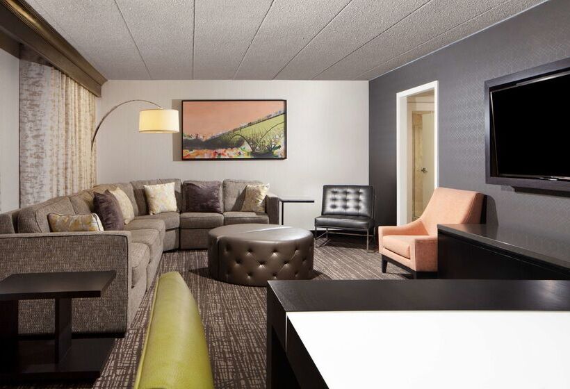 בית מלון כפרי Embassy Suites By Hilton Philadelphia Airport