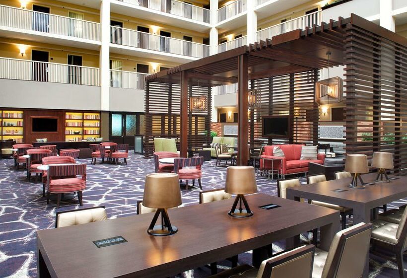 בית מלון כפרי Embassy Suites By Hilton Philadelphia Airport