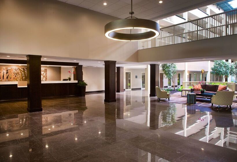 فندق Embassy Suites By Hilton Philadelphia Airport