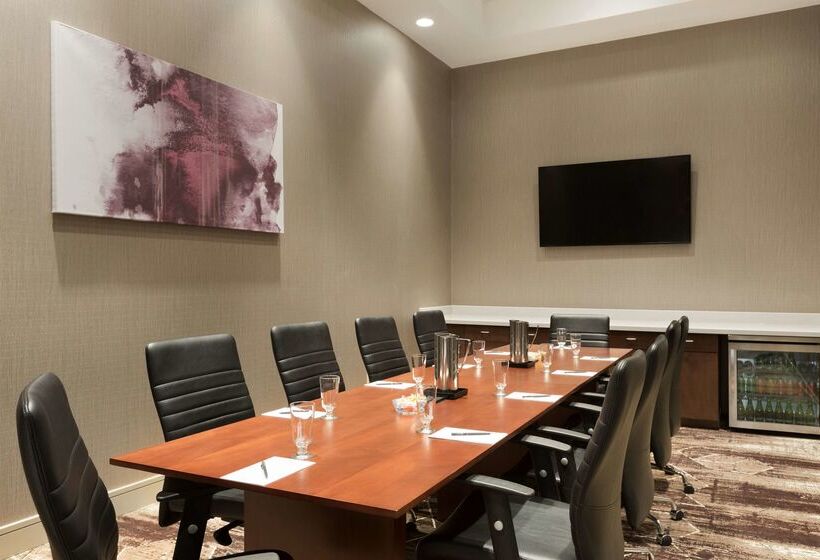 هتل Embassy Suites By Hilton Phoenix Downtown North