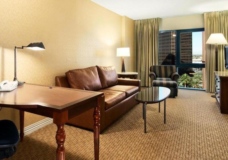 هتل Embassy Suites By Hilton Phoenix Downtown North