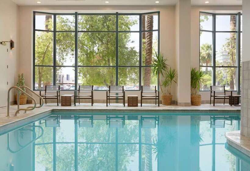 هتل Embassy Suites By Hilton Phoenix Downtown North