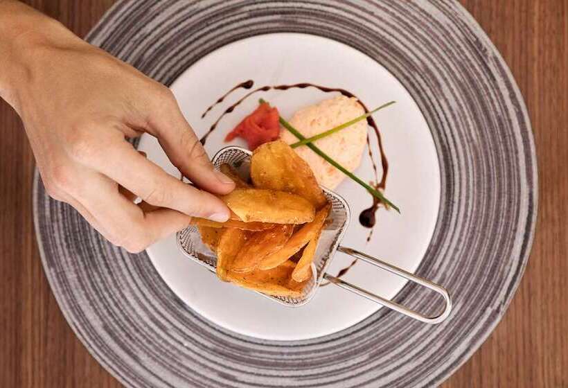 هتل Embassy Suites By Hilton Phoenix Downtown North