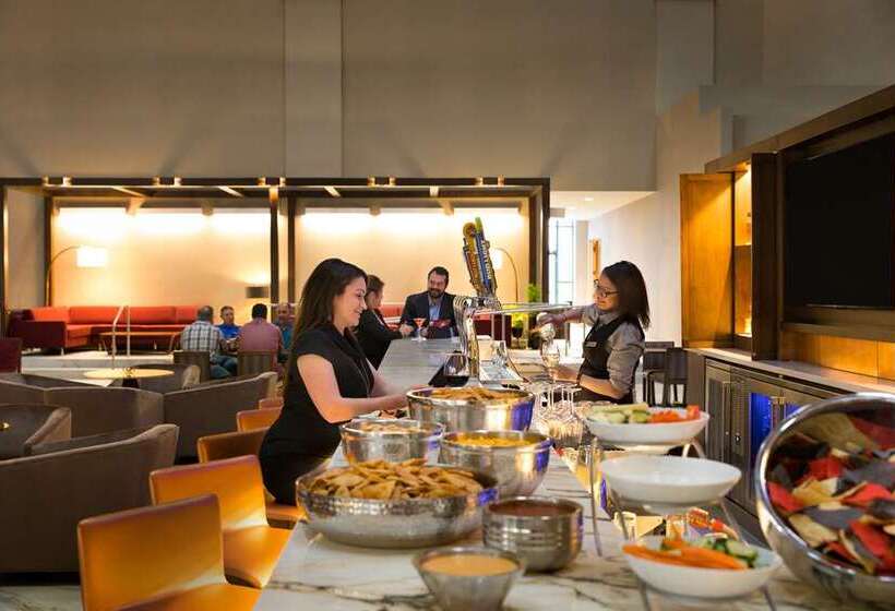 هتل Embassy Suites By Hilton Phoenix Downtown North