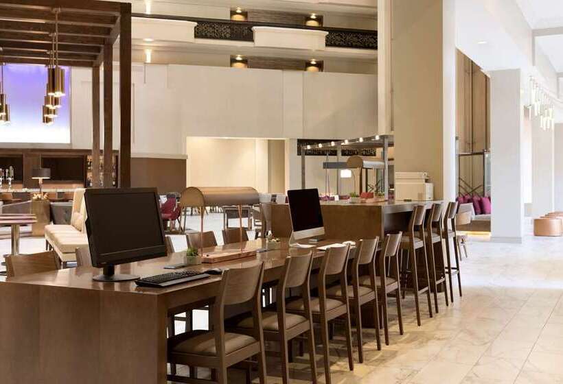 هتل Embassy Suites By Hilton Phoenix Downtown North