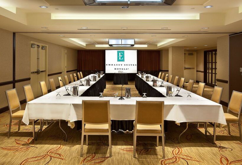 בית מלון כפרי Embassy Suites By Hilton Washington Dc Chevy Chase Pavilion