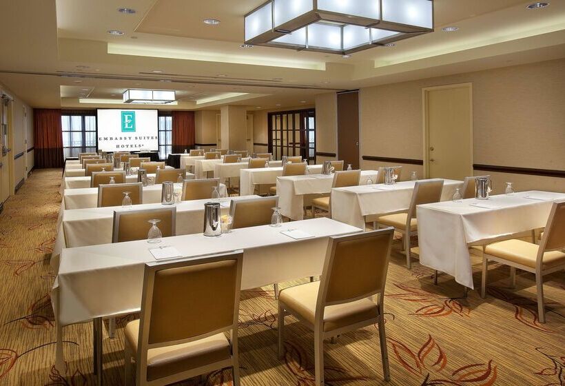 ホテル Embassy Suites By Hilton Washington Dc Chevy Chase Pavilion