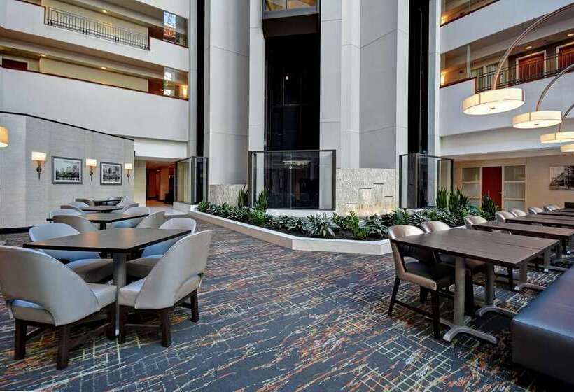 هتل Embassy Suites Little Rock