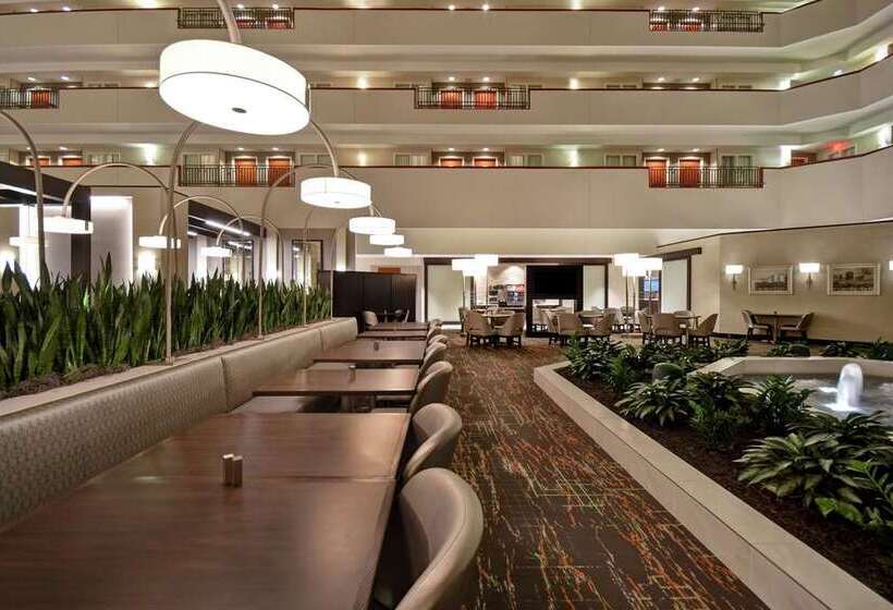 Отель Embassy Suites Little Rock