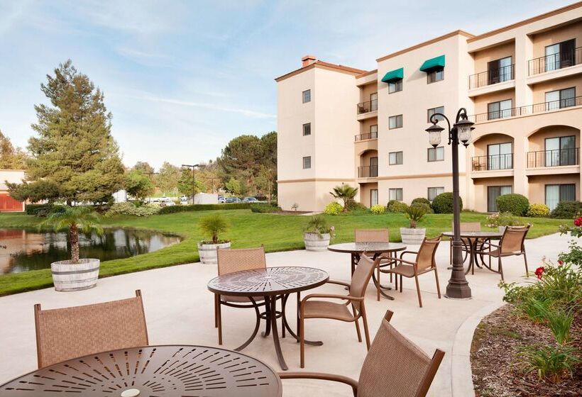 ホテル Embassy Suites By Hilton Temecula Valley Wine Country