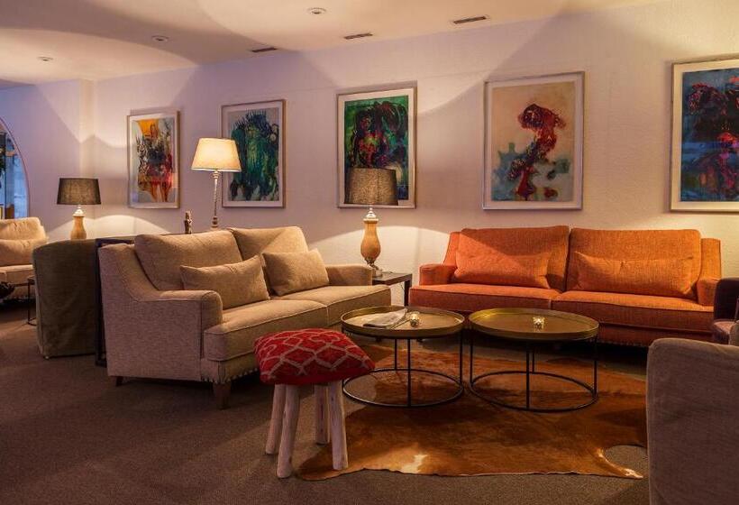 ホテル Europa Suites St Moritz