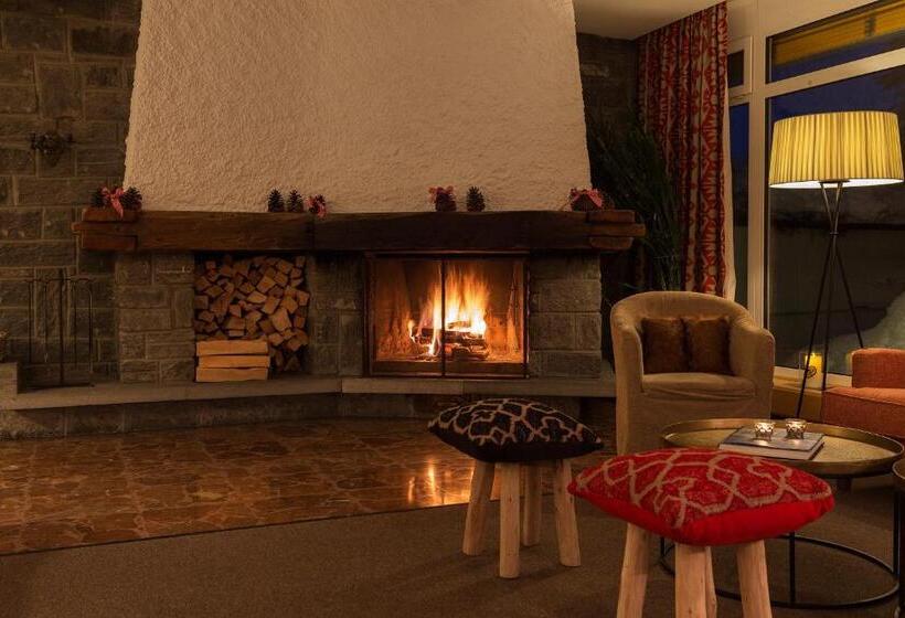 ホテル Europa Suites St Moritz
