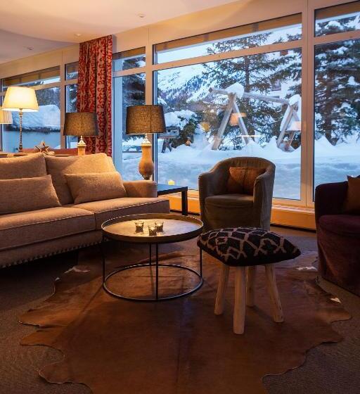 ホテル Europa Suites St Moritz