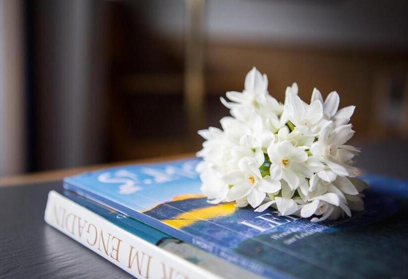 ホテル Europa Suites St Moritz