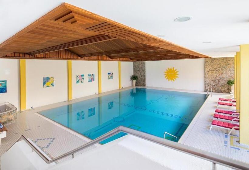 ホテル Europa Suites St Moritz