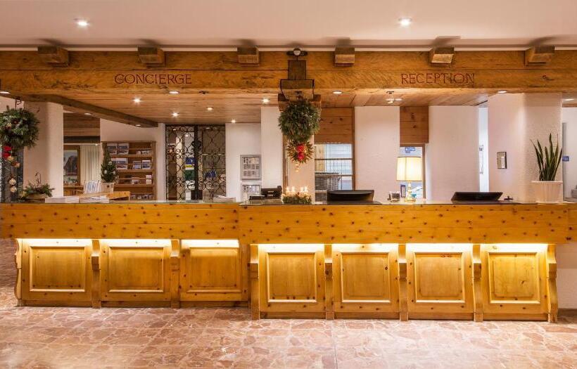 ホテル Europa Suites St Moritz