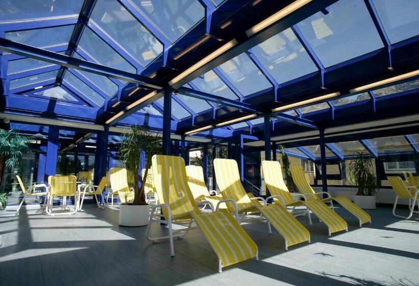 ホテル Europa Suites St Moritz