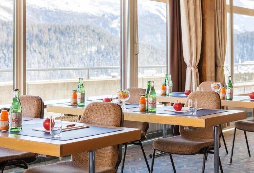 ホテル Europa Suites St Moritz