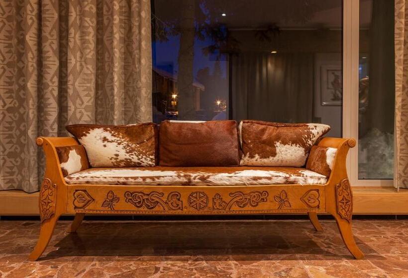 ホテル Europa Suites St Moritz