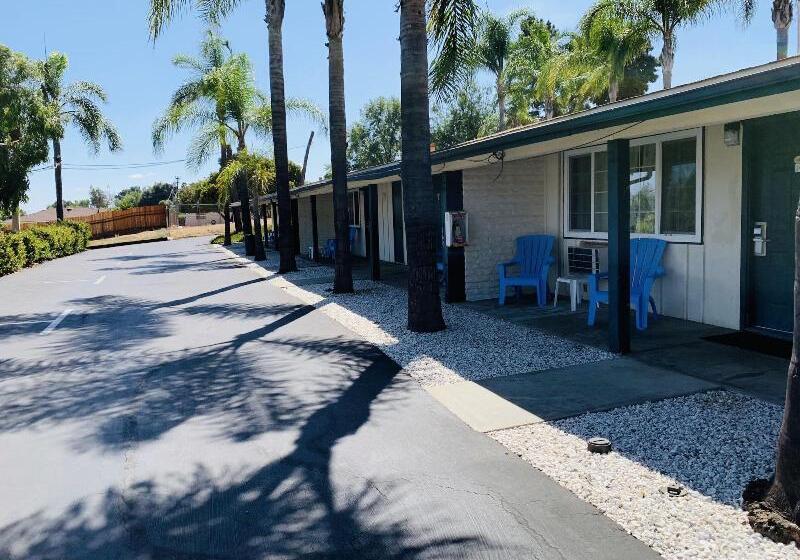 酒店 Fallbrook Country Inn