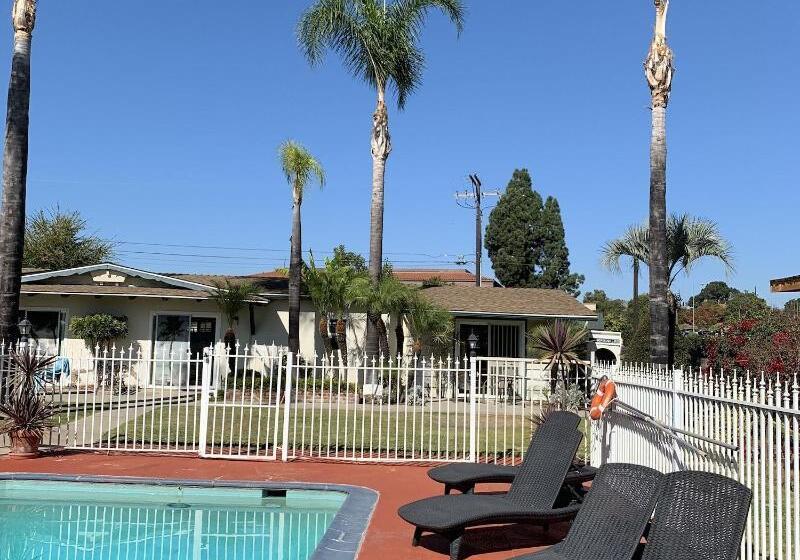 酒店 Fallbrook Country Inn