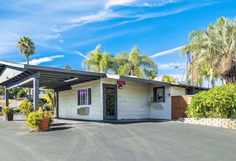 酒店 Fallbrook Country Inn