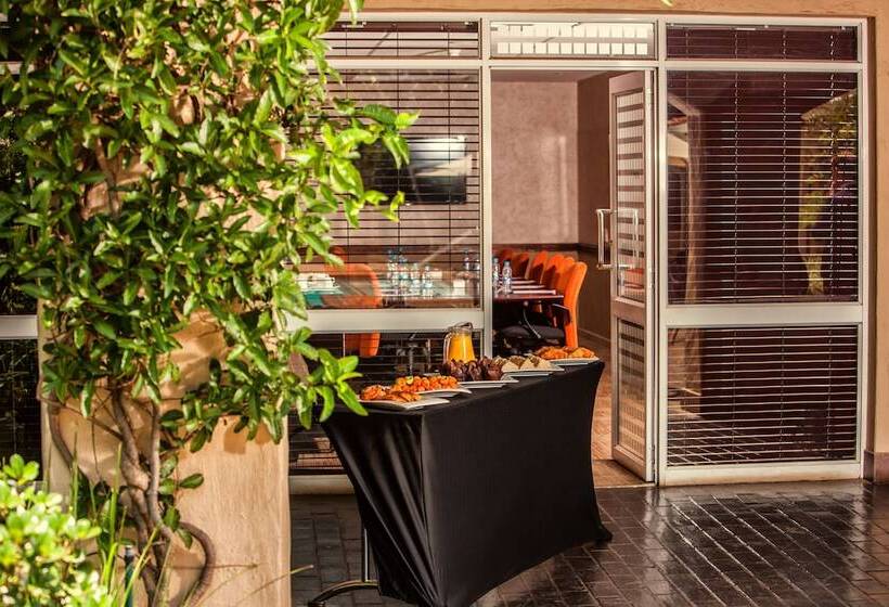 酒店 Garden Court Or Tambo International Airport