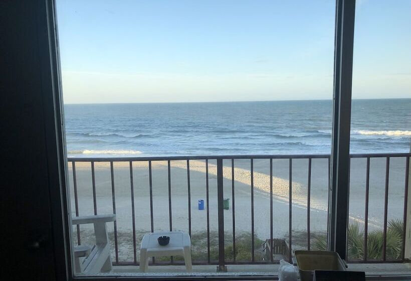 هتل Gazebo Inn Oceanfront