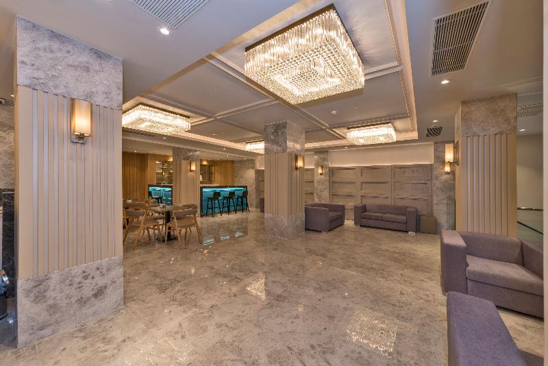 Golden Royal Hotel & Spa