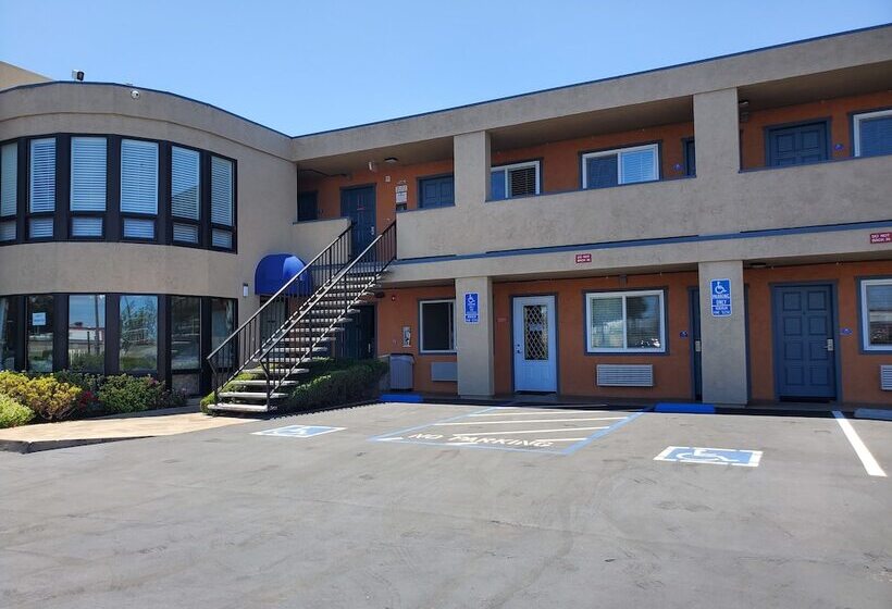 فندق Good Living Inn