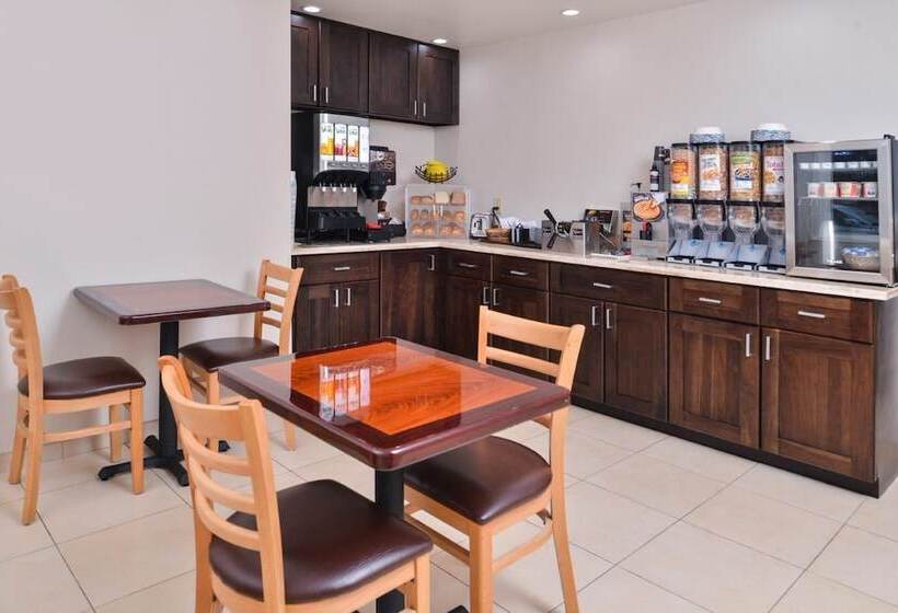 فندق Good Living Inn