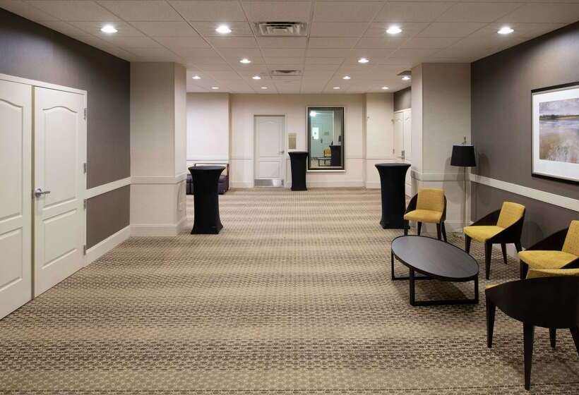 Отель Hilton Garden Inn Philadelphia Ft. Washington