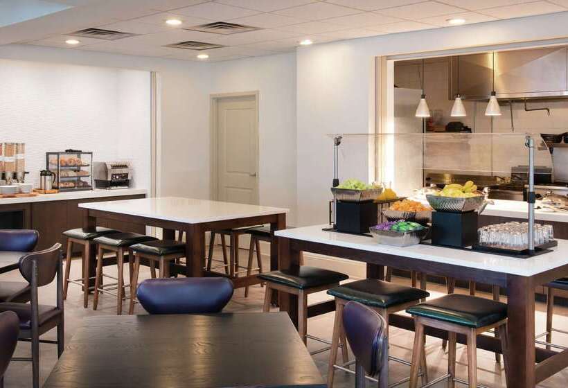 Отель Hilton Garden Inn Philadelphia Ft. Washington