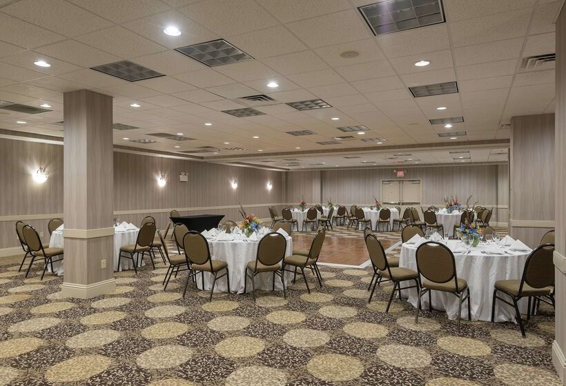 Отель Hilton Garden Inn Philadelphia Ft. Washington