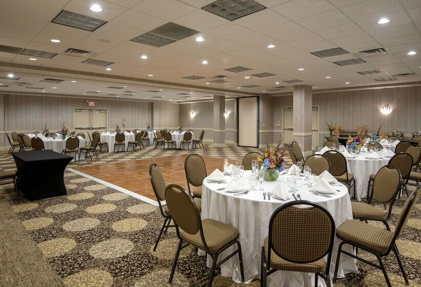 Отель Hilton Garden Inn Philadelphia Ft. Washington