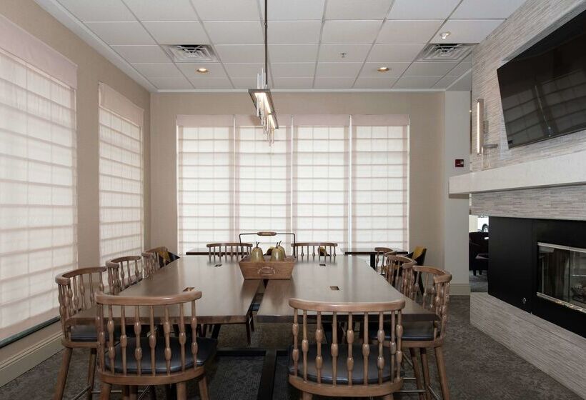 Отель Hilton Garden Inn Philadelphia Ft. Washington