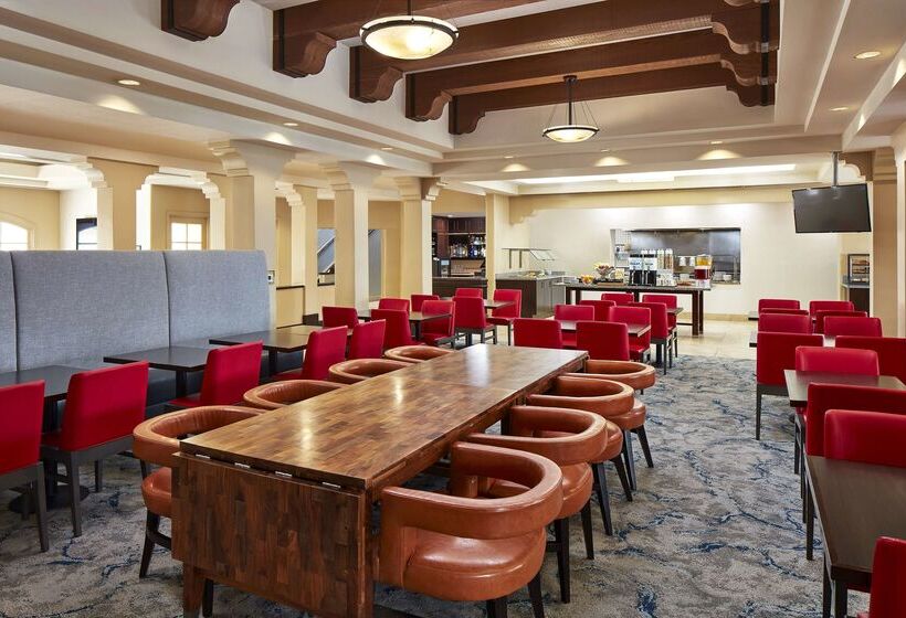 فندق Hilton Garden Inn Valencia Six Flags