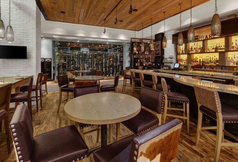 فندق Hilton Harrisburg