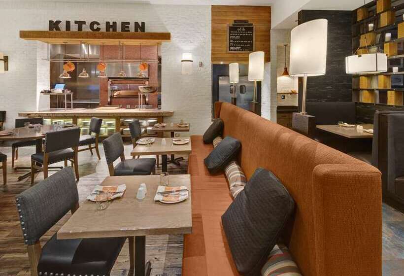 فندق Hilton Harrisburg