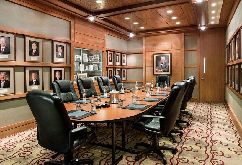 هتل Hilton University Of Houston