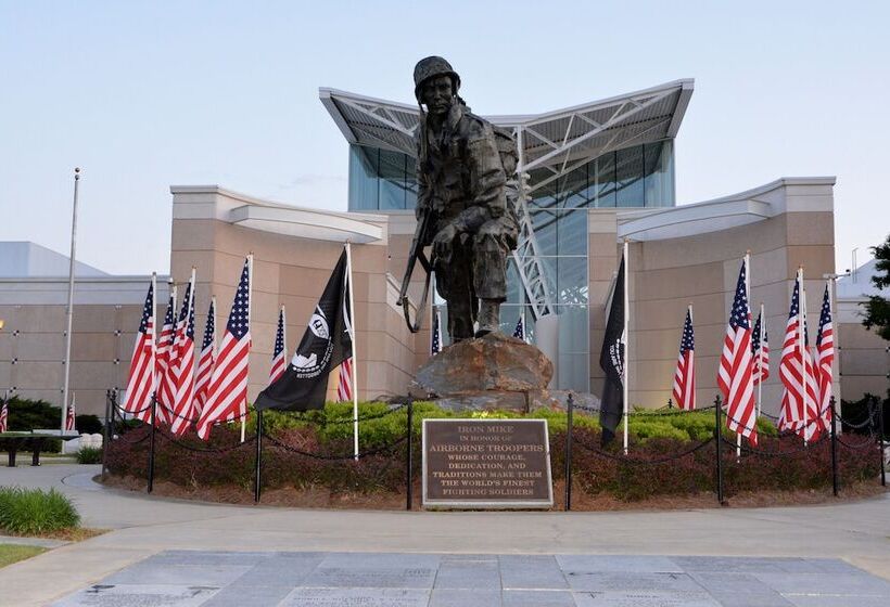 فندق Four Points By Sheraton Fayetteville Fort Liberty