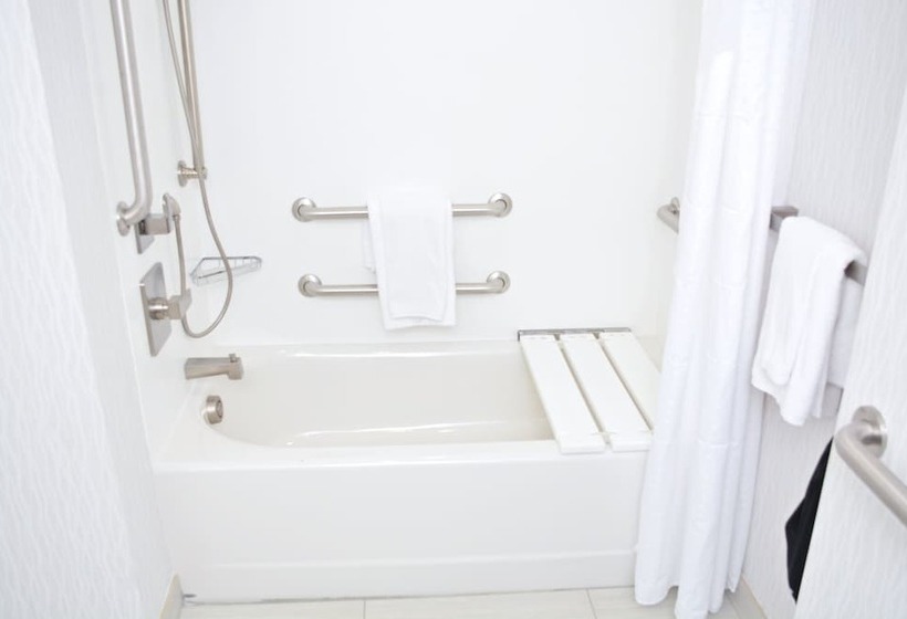 فندق Four Points By Sheraton Fayetteville Fort Liberty